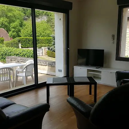 La Maison Massias بيت للعطل *